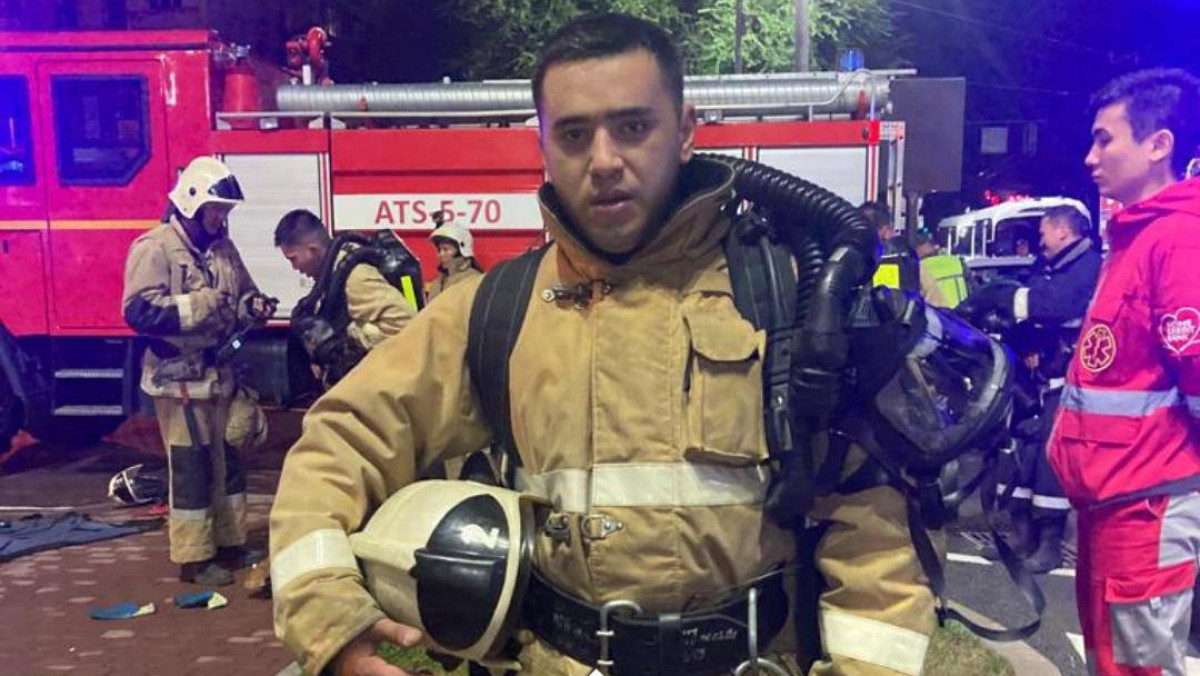 При пожаре на складе в Алматы был спасен иностранец