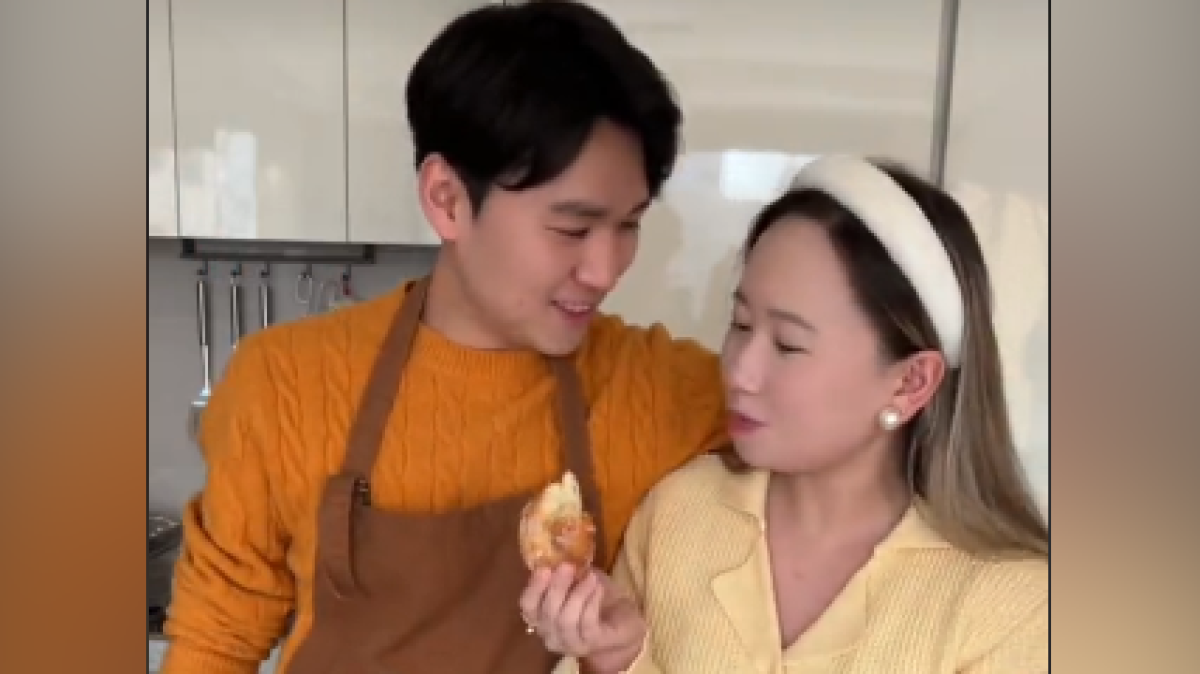 Айдана, попробуй: муж-кореец приготовил для любимой бауырсаки