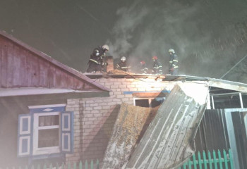 В Павлодаре из пожара в частном доме спасли мужчину