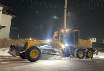 Астанада түнгі ауысымға 1000-ға жуық арнайы техника қар тазалауға шығарылды