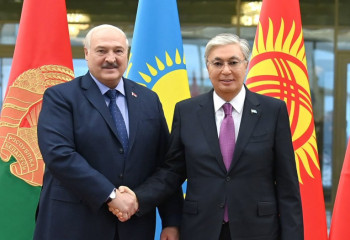 Лукашенко президенттік сайлауға қатысатынын мәлімдеді