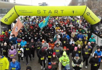 Полицейские СОБР совершили марш-бросок на “Алматы Марафоне”