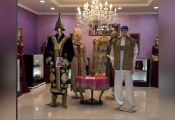 Внутри магазина с Эйфелевой башней в Алматы есть бесплатный исторический музей