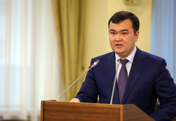 Жеңіс Қасымбек қоғамдық көлікті неліктен пайдаланбайтынын айтты