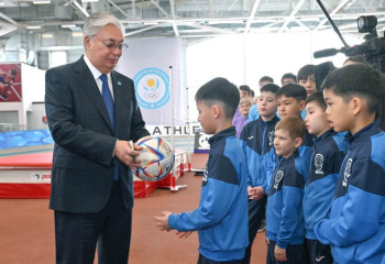 Қасым-Жомарт Тоқаев Ольга Рыпакова атындағы жеңіл атлетика орталығына барды