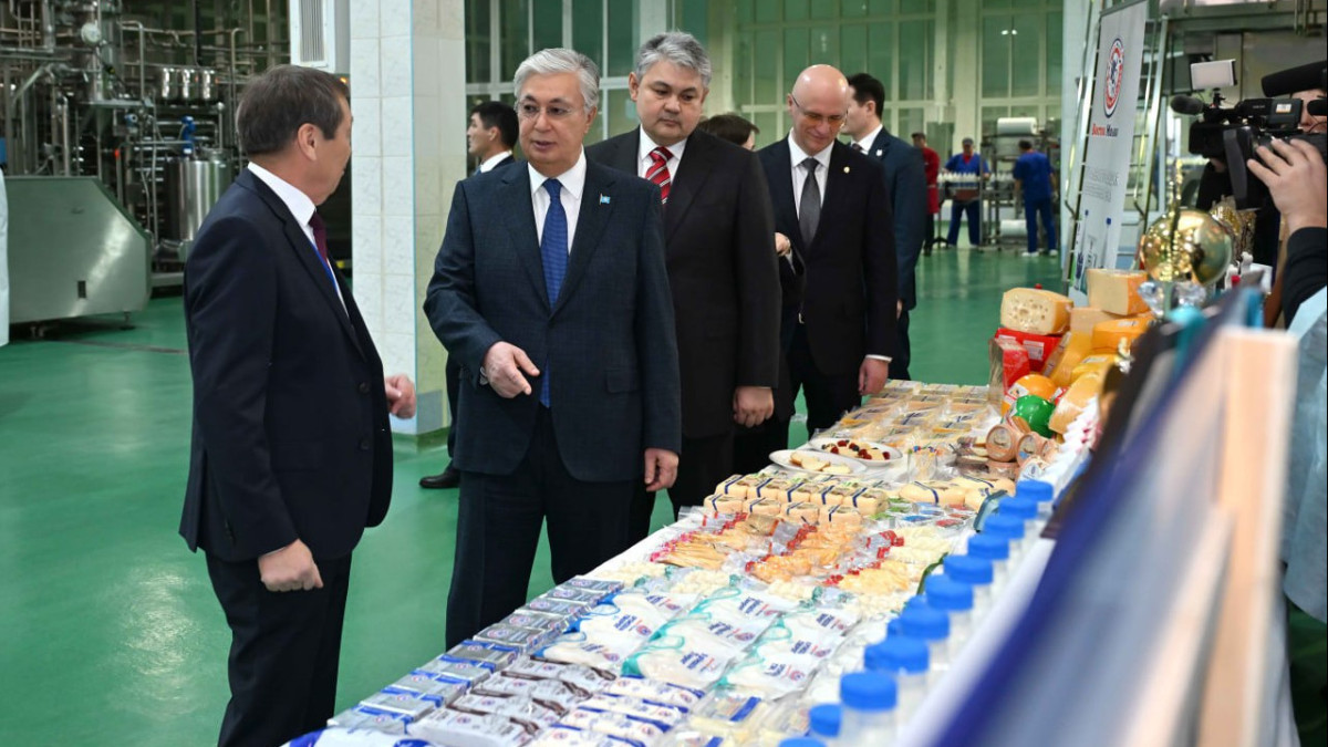 Президент посетил корпорацию «Восток-Молоко» в Усть-Каменогорске