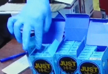 АҚШ-тан электронды темекі алдырғандар шекарада ұсталып қалды