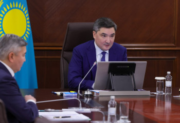 «Сылтау айтып, мәселені шешуге ниет танытпайды». Олжас Бектенов әкімдерді сынға алды