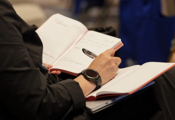 Уволенным с госслужбы казахстанцам дадут еще один шанс