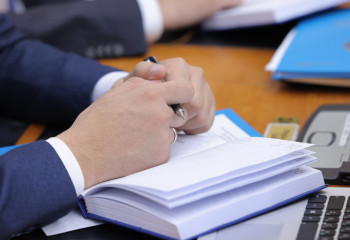 Теріс қылығы үшін жұмыстан босатылған мемлекеттік қызметкерлерге тағы бір мүмкіндік берілмек