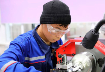 Количество грантов для поступающих в колледжи увеличат на 60 тысяч в Казахстане