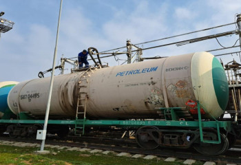 Қазақстан Қырғызстанға 2 мың тонна көлемінде дизель отынын жіберді