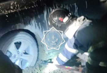 На трассе Жанаозен-Актау застрял автомобиль