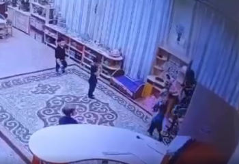 Қостанайда балабақша тәрбиешісі бүлдіршінді ұрды