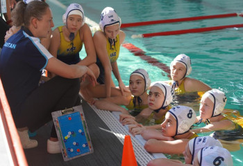 Женская молодежная сборная РК по водному поло начала чемпионат Азии с крупной победы