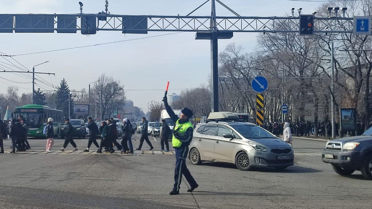 Полицию Алматы перевели на усиленный режим работы
