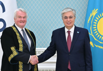 Лорд Ян Дункан Бернетт принял присягу в качестве Председателя Суда Международного финансового центра «Астана»