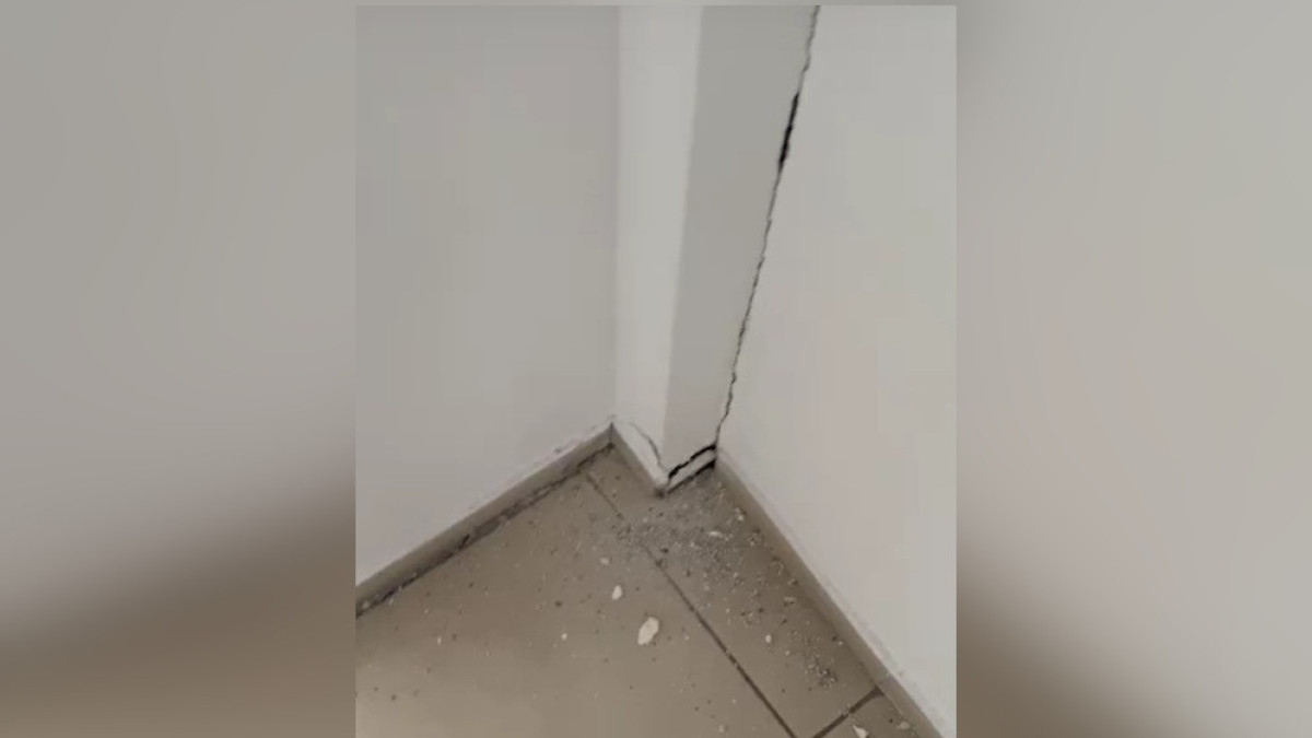 Как землетрясение повредило здания Алматы