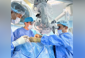 Землетрясение не остановило хирургов от проведения операции