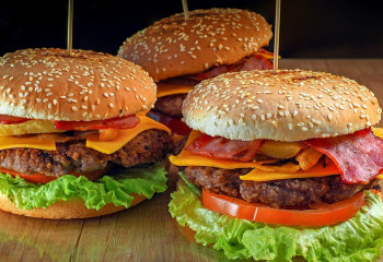 АҚШ-та ер адам 34 мың бургер жеген