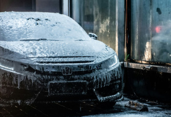 Полицей мен оның досы көліктен өлі табылды