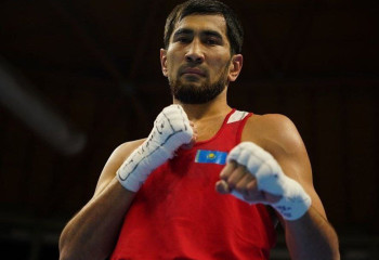 Асланбек Шымбергенов лицензиялық турнирде қарсыласын техникалық нокаутпен ұтты