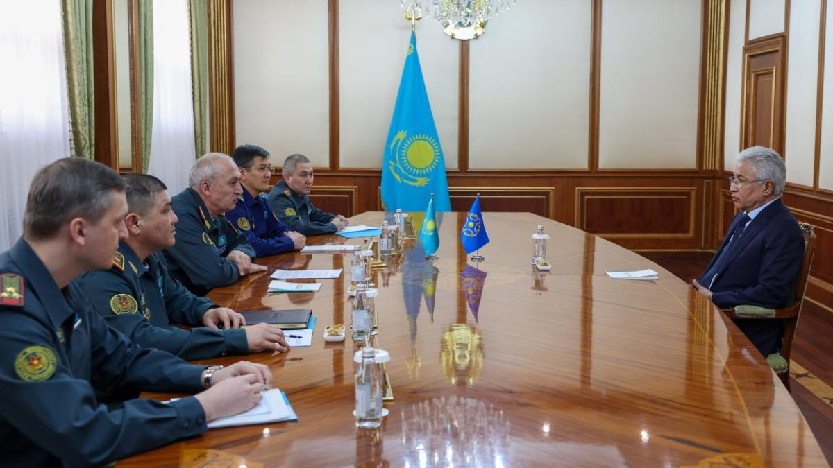 Министр обороны встретился с Генеральным секретарем ОДКБ