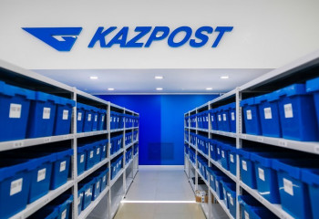 «Қазпошта» қазақ тілін білмегені үшін қызметкерін жұмыстан қуған ба