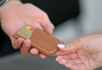 Мобильді аударым - 255 мың теңге. Жеке кәсіпкерлерді қалай тексереді