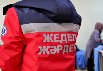 Бұрынғы дәрігер медициналық киім тігу кәсібін дөңгелетіп отыр