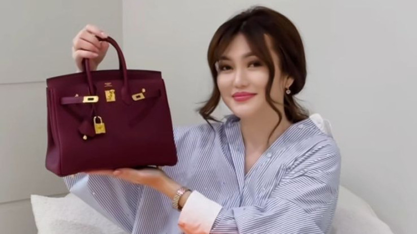  instagram.com/erke_esmahan 