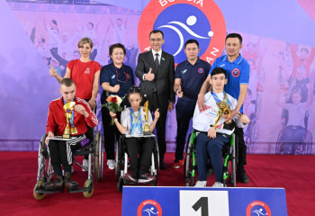 Мәулен Әшімбаев боччадан республикалық жарыстың жеңімпаздарын марапаттады