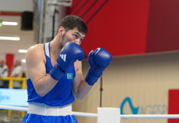 Боксер Айбек Оралбай одержал победу во втором поединке на лицензионном турнире
