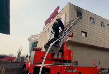 Алматыда сауда үйінен өрт шықты