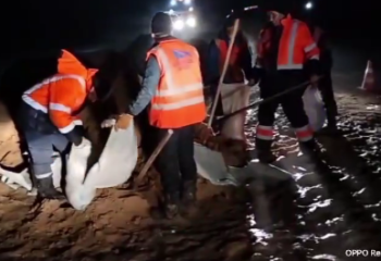 В Актюбинской области подтопило участок республиканской трассы