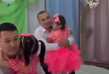 Самое милое видео: в Жанаозене папы и дочки станцевали в детском саду
