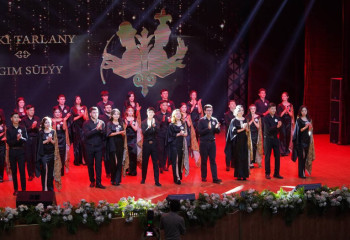 В университете Yasawi прошел конкурс «Түркі тарланы мен бегім сұлуы - 2024»