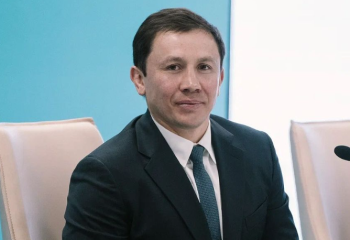 Геннадий Головкин қазақстандық боксшыларды қолдау үшін Италияға барды