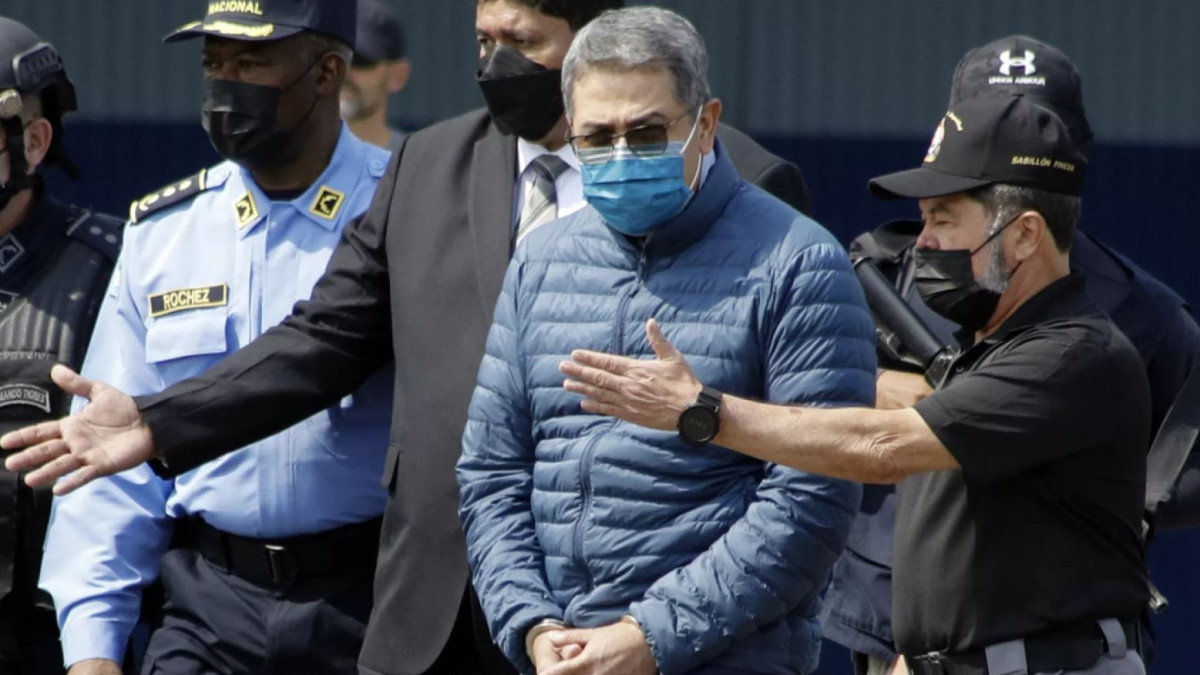 Бывшего президента Гондураса признали виновным в сговоре с наркоторговцами