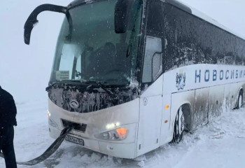 Ақтөбе облысында қар құрсауында қалған жолаушылар құтқарылды