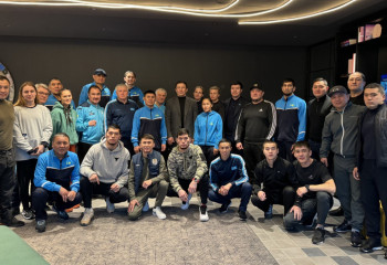 Геннадий Головкин қазақстандық боксшылармен кездесті