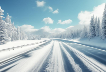 На трассах трех регионов Казахстана закрыто движение