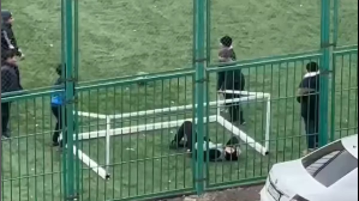 Футбольные ворота упали на ребенка в Талдыкоргане