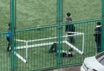 Футбольные ворота упали на ребенка в Талдыкоргане