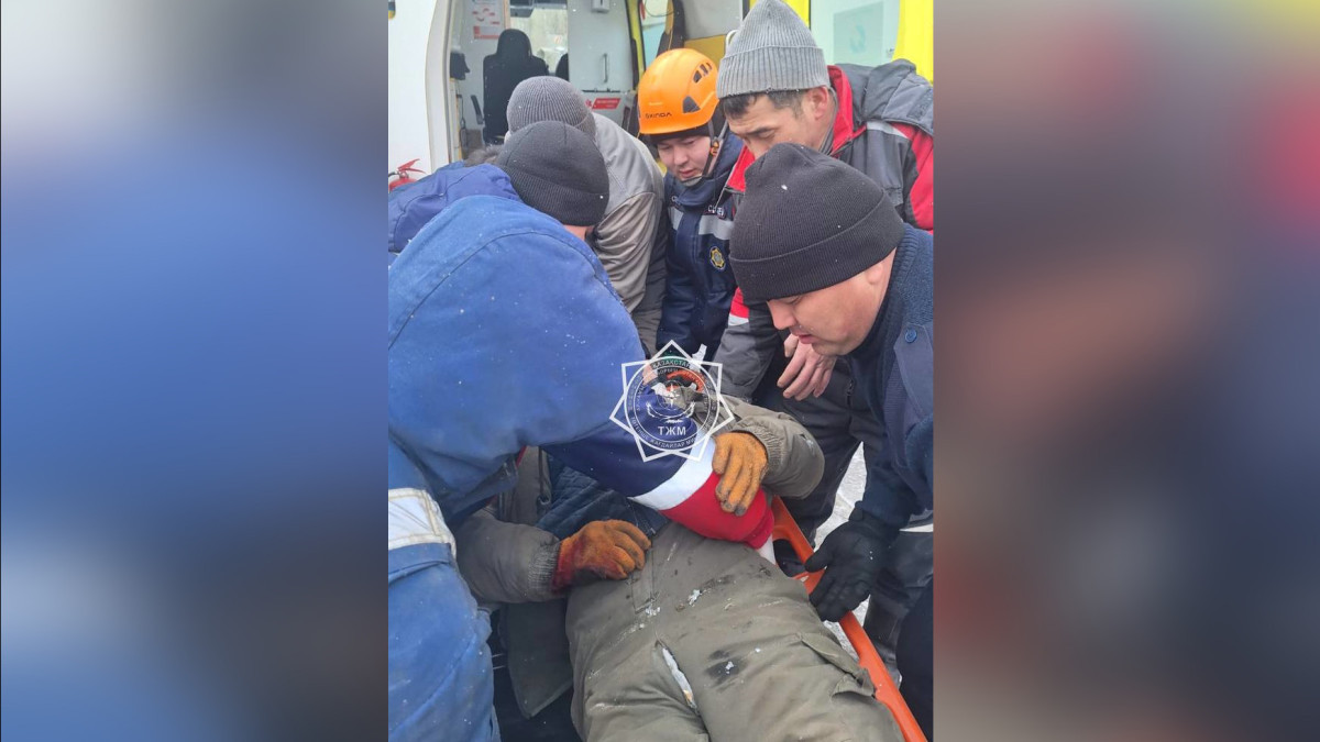 Мужчина упал в шахту лифта на стройке в Актобе