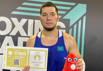 Боксер Айбек Оралбай принес Казахстану олимпийскую лицензию