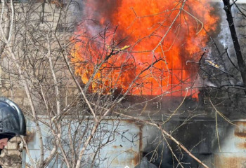 Астанада екі қабатты ғимарат өртке оранды