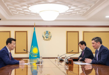 Olzhas Bektenov discusses trade and economic cooperation with Zhang Xiao, PRC Ambassador to Kazakhstan