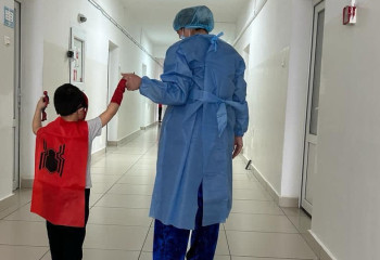 Түркістандық ауруханада балалар операцияға супермэн кейпінде кіріп жүр