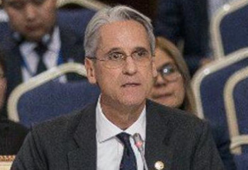 Мы должны постоянно заявлять миру, что человечество едино - Дэвид Рутштейн